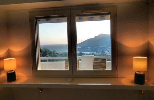Theoule-sur-Mer Apartment | Mediterranean from morning to evening