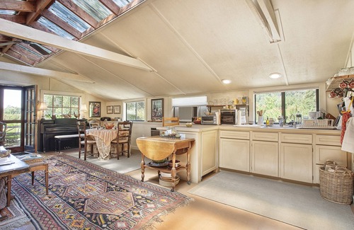 St. Helena Villa | Mediterranean Villa with Pool and Vineyard in St. Helena