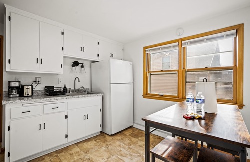 West Allis Apartment | MedStay: Ideal for Travel Nurses & MCW/CHW Relocat