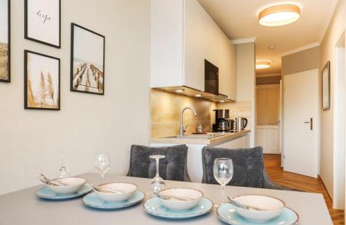 Kuehlungsborn Apartment | Meeresblick - inklusive privatem Strandkorb