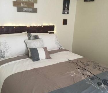Niskayuna Apartment | Meet the browns with parking