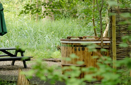 Aldborough Cabin | Mega Pod w/Wood Fired Hot Tub (Deer's Glade)