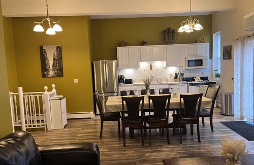 Union City Apartment | Mega Stunning Skyline View - APT 4-5 Combination - Sleeps 25 - 15 mins to NYC
