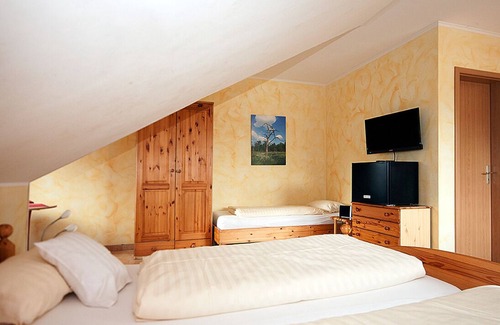 Soltau Apartment | Mehrbettzimmer für 3 Gäste mit 25m² in Soltau