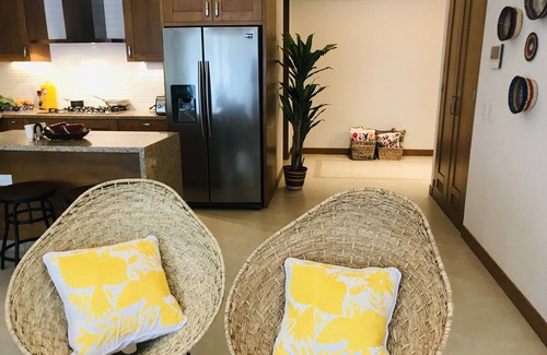 Alta Vista Apartment | Mekuni VEstrella, roof top pool w/ocean view @RomanticZone walk to town&beach
