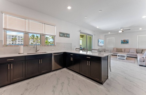 Melbourne Beach House | Mel Beach Turtle Themed House- Private pool, spa & beach access!