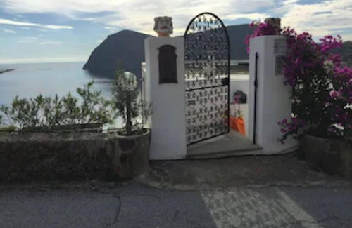Canneto Apartment | Mela House in Canneto - Sea and Aeolian Islands View from Lipari