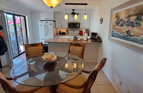 Melbourne Beach House | Melbourne Beach Paradise 2 bed 2 bath w Fitness, Pools and more!