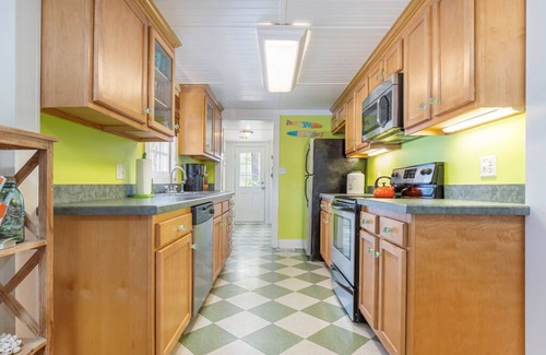 Tybee Island House | Mellow Yellow | Pet Friendly, Cottage, Fenced Yard