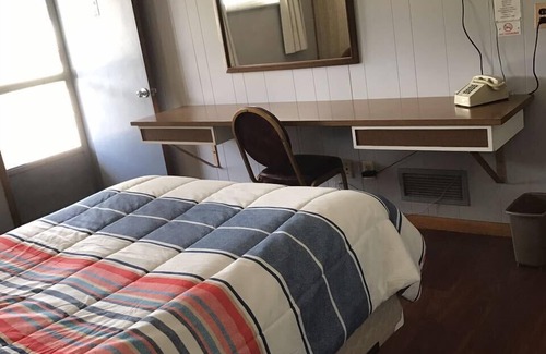 Leisenring Hotel | Melody Motor Lodge