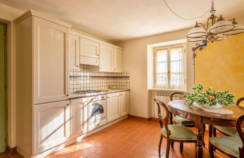 Molazzana Apartment | Melograni 7