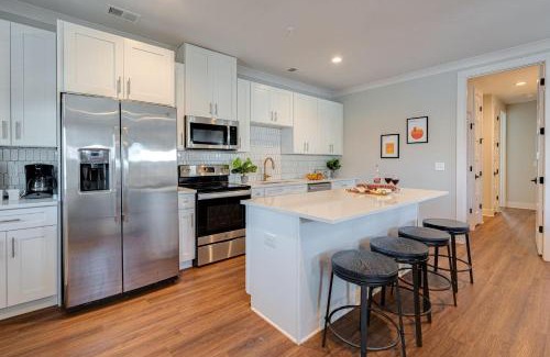 Melrose House | Melrose Melody - 5 Mins to Broadway