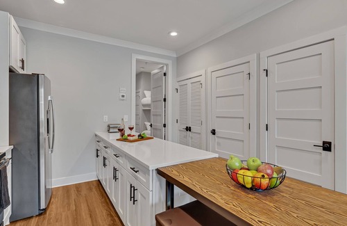 Melrose Cottage | Melrose Mezzo - 5 Mins to Broadway - Rooftop