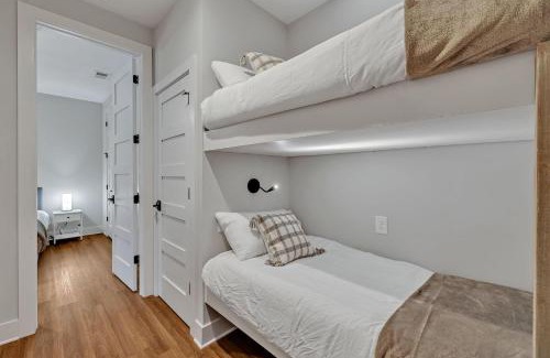 Melrose House | Melrose Mezzo - 5 mins to Broadway - Rooftop