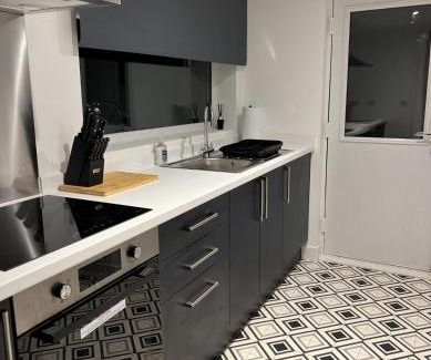 Hull House | Melrose Street House Share