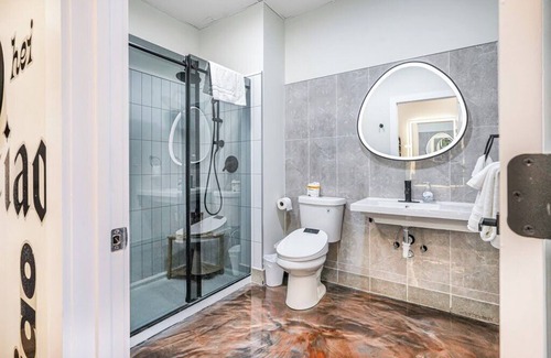North Oakland Apartment | Melwood Suites Unit 106 Studio