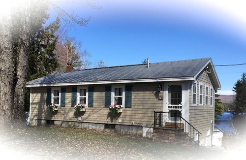 North New Portland Cottage | MEMORIES ARE MADE AT THE LAKE! SWIMMING.BONFIRES.WILDERNESS!