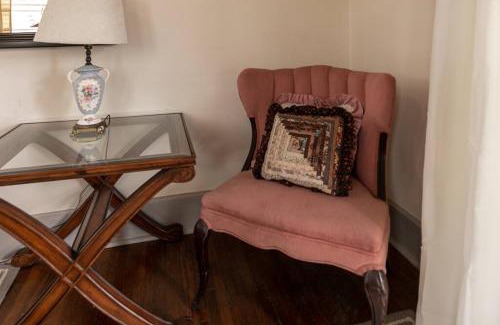 Central Midtown Apartment | Memphis Belvedere Suites Upper Deluxe King 1 Bedroom