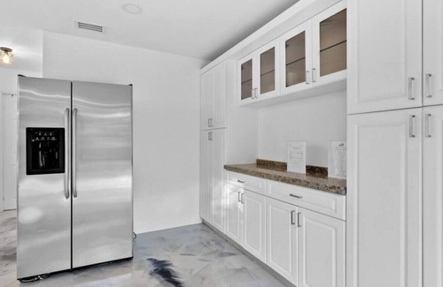Ojus House | Menachem 20270 NE 25th Ave · Miami Pool House Near Aventura - Well Located!