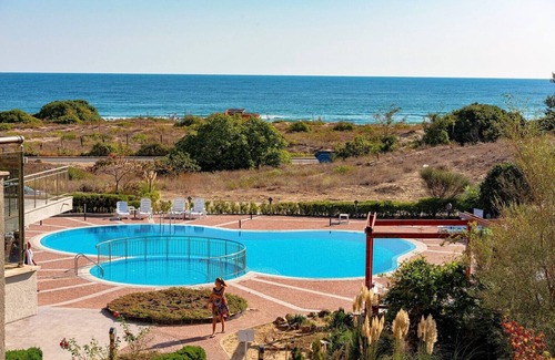 Dyuni Apartment | MENADA * SOUTH PEARL * Family studio with pool and sea view