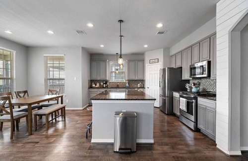 El Lago House | Menard - Bayside Bliss
