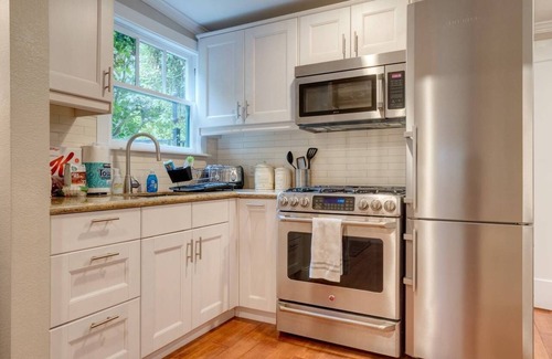 Allied Arts Cottage | Menlo Park Cottage at Allied Arts