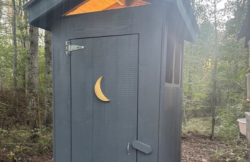 Mentone RV Rental | Mentone glamping getaway in a private screened in cabin in charming Mentone