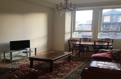 Tollcross Apartment | Menzies Apartment
