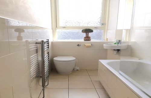Tollcross Apartment | Menzies Apartment