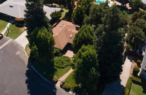 Merced House | "Merced Manor: Luxurious 6BR Home for Ultimate Comfort and Convenience"