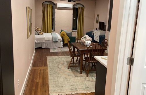 Laurel Condo | Mercedes at The Laurel Lofts