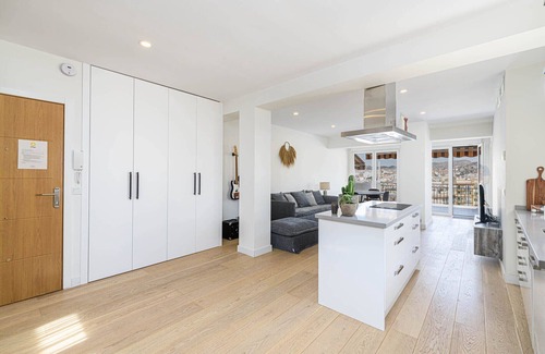 La Victoria Apartment | Mercedes - Holiday penthouse in Malaga by Solaga