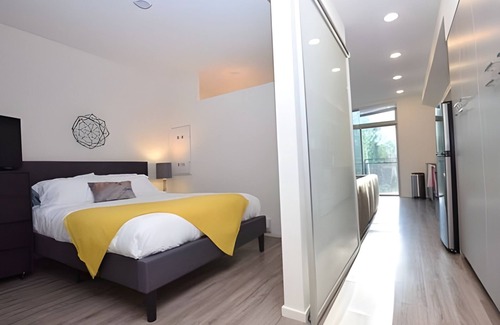 Mercer Island Apartment | Mercer Island 1 BR 3| Fast WiFi | Gym | Sophari