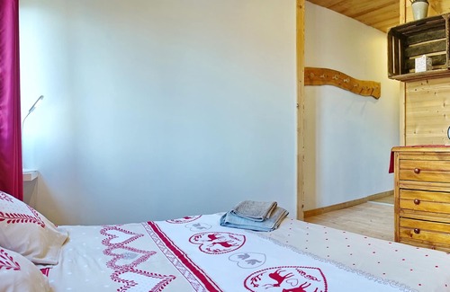 Jarrier Bed & Breakfast | Merckx room in Chalet La Tuvière