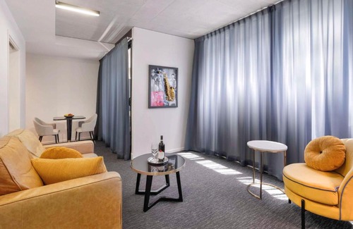 Melbourne Hotel | Mercure Melbourne St Kilda Road