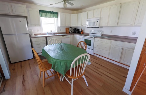 Meredith House | Meredith, Modern 4 bdrm, 2 bath, Lakefront home close to downtown, central air.