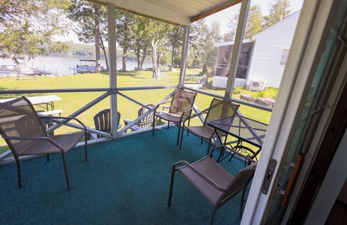 Meredith House | Meredith, Modern 4 bdrm, 2 bath, Lakefront home close to downtown, central air.