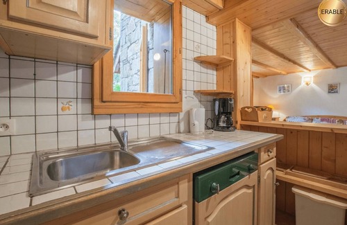 Le Raffort Apartment | Meribel - 200 meters from the ski lifts - 3 bedroom