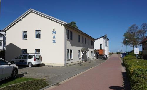 Glowe Apartment | Merikoti