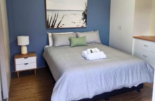Bowen Hotel | Merinda Village Hotel - Country Pub Stay - Just off Bruce Highway
