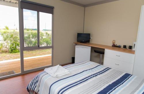 Bowen Hotel | Merinda Village Hotel - Country Pub Stay - Just off Bruce Highway