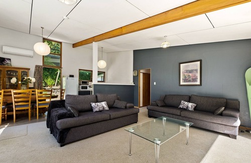 Arrowtown Cottage | Merioneth Retreat - Arrowtown Holiday Home