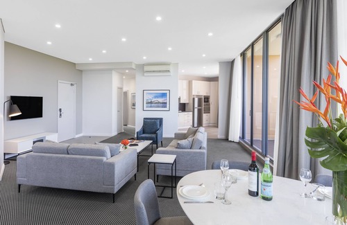 Waterloo Apartment | Meriton Suites Waterloo