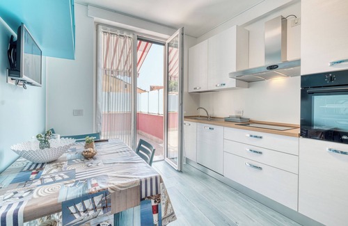 Ceriale Apartment | Merlo E - town center & private parking, Ceriale, Italy