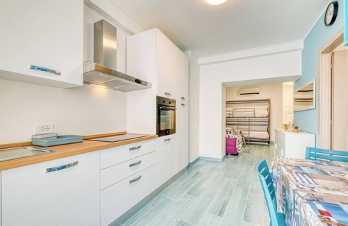 Ceriale Apartment | Merlo E - town center & private parking, Ceriale, Italy