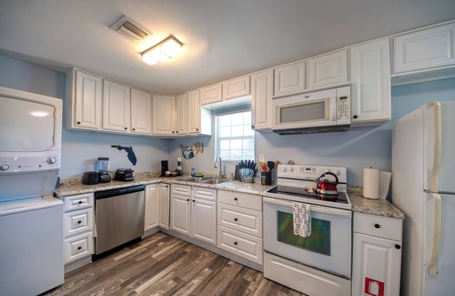 Panama City House | 🧜🏼‍♀️Mermaid Kisses-St Andrews Charmer! Sleeps 8 and 10 minutes to the 🏝️