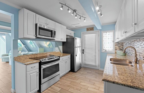 Gulfview Heights House | Mermaid’s Retreat - Heated Private Pool, Walk to Beach, Complimentary Bikes!