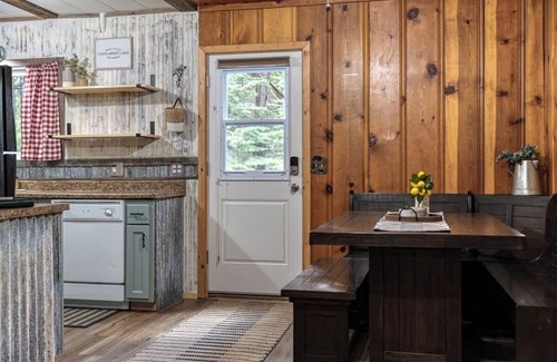 Sierra Cedars Cabin | Merry Meadow Cabin with Pond Views & BBQ Grill