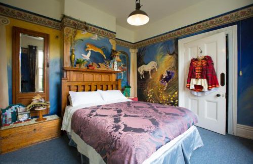 Oamaru Bed & Breakfast | Merrybrook Studio