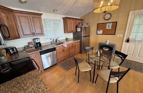New Durham House | Merrymeeting Waterfront - Amazing Views, Dock, Kayaks, SUPs
